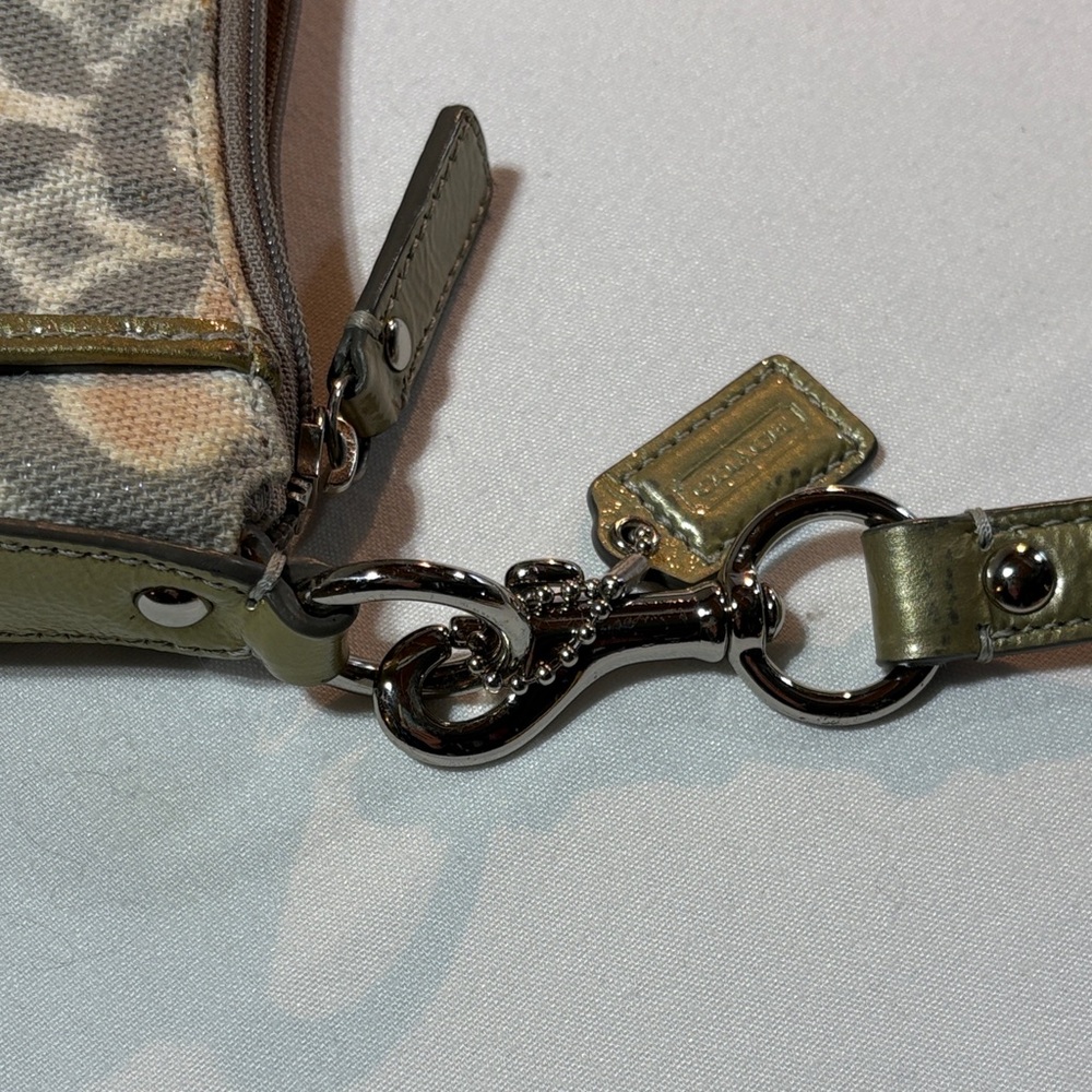 Coach Kristin IKAT Hobo Handbag Purse Grey Shimmer EUC - Picture 11 of 14